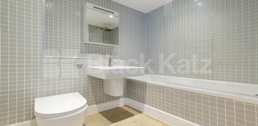 			2 Bedroom, 1 bath, 1 reception Apartment			 TABERNACLE STREET EC2A, OLD STREET - SHOREDITCH - LIVERPOOL STREET